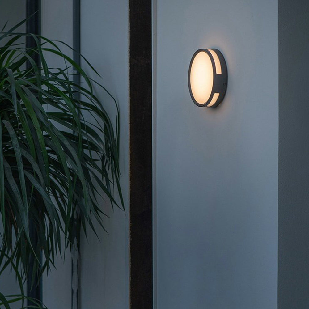 Ray Modern Round Metal/ Outdoor Waterproof Wall Lamp, Black