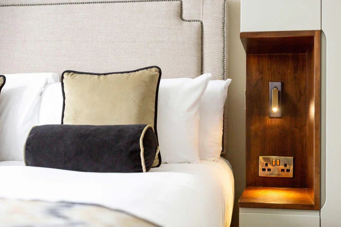 Modern Adjustable Wall Lamp Above Bed