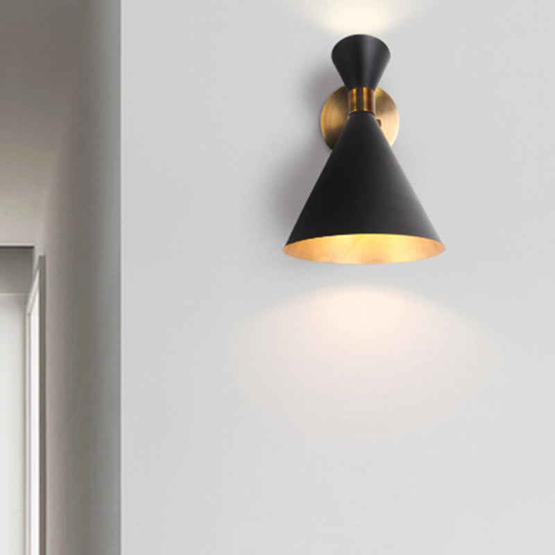 1 Head Restaurant Wall Sconce Modern Black/White Wall Mount Lamp with Flared Metal Shade