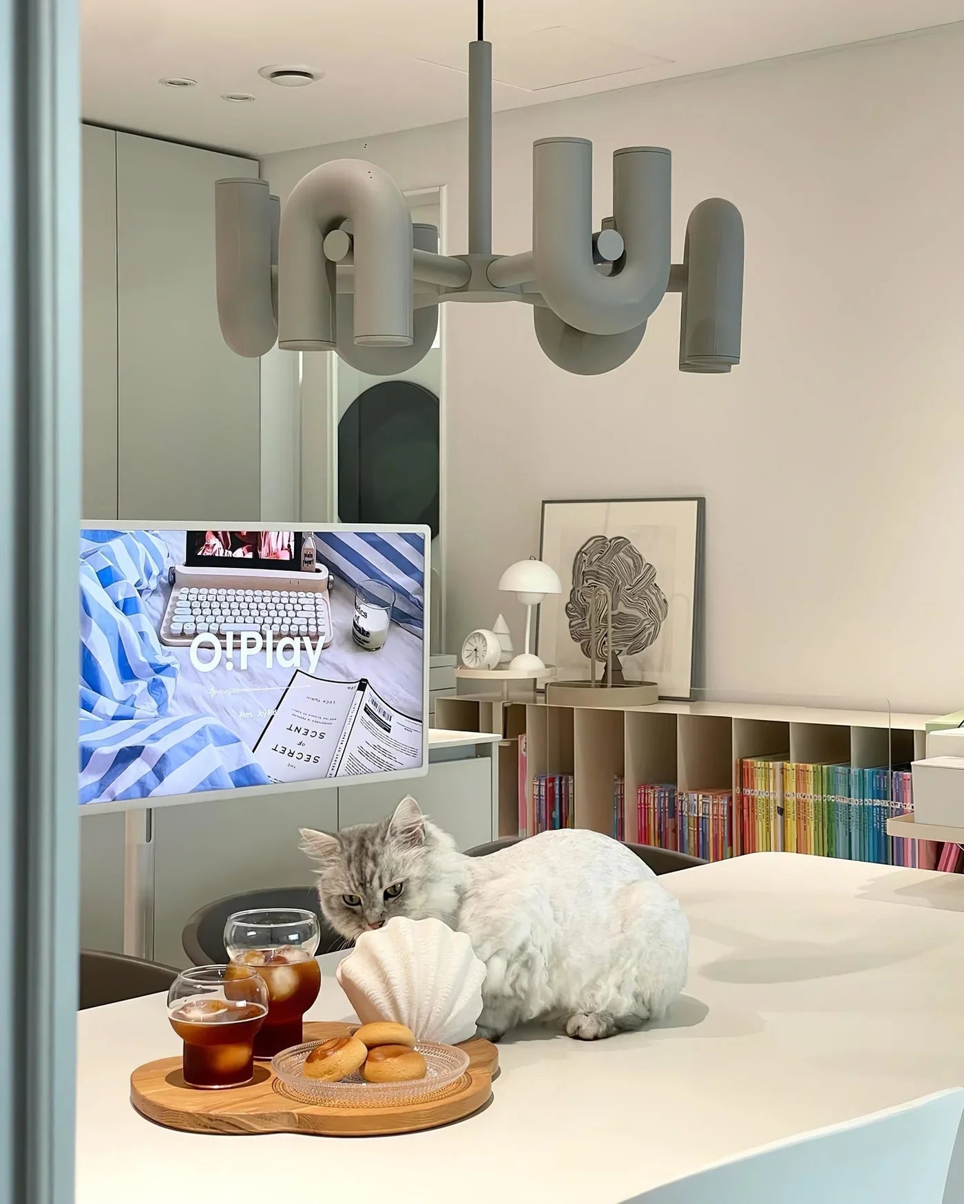 Designer Hanging Lamp with Sculptural Form – Modern Lighting