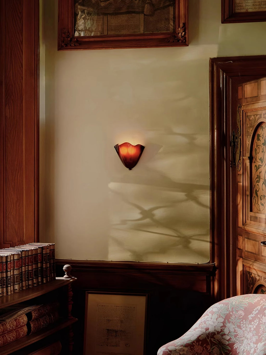 Elegant Wall Lamp with Soft Curves