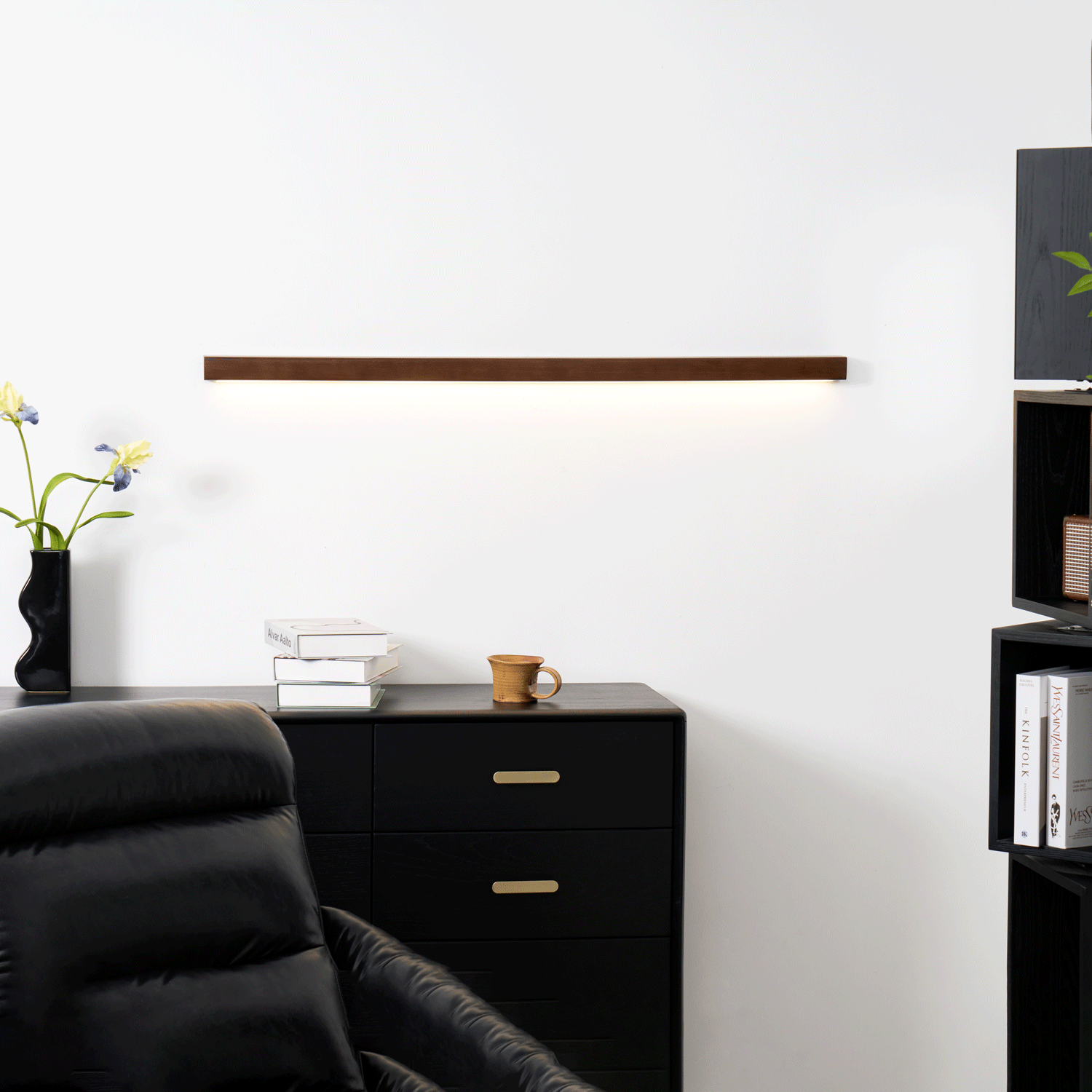 Linear Wood and LED Wall Sconce Minimalist Design