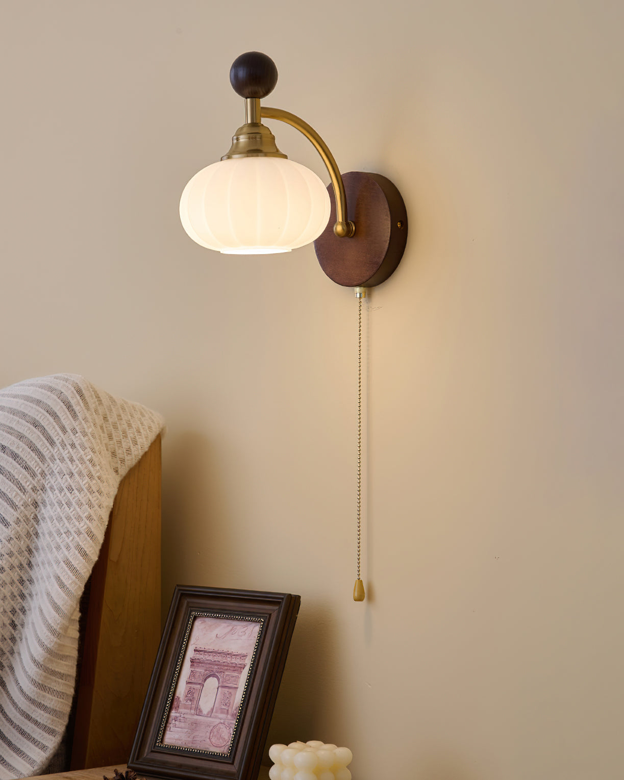 Aurora Globe Wall Lamp