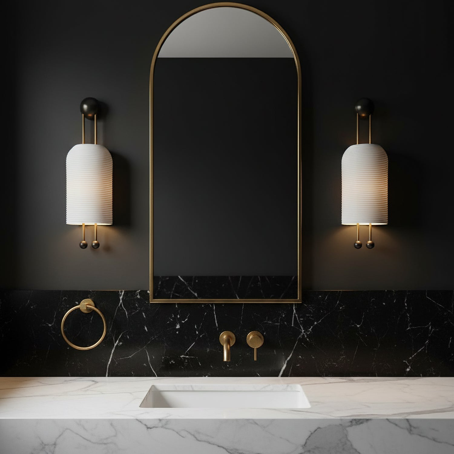 Bertha Wall Lamp