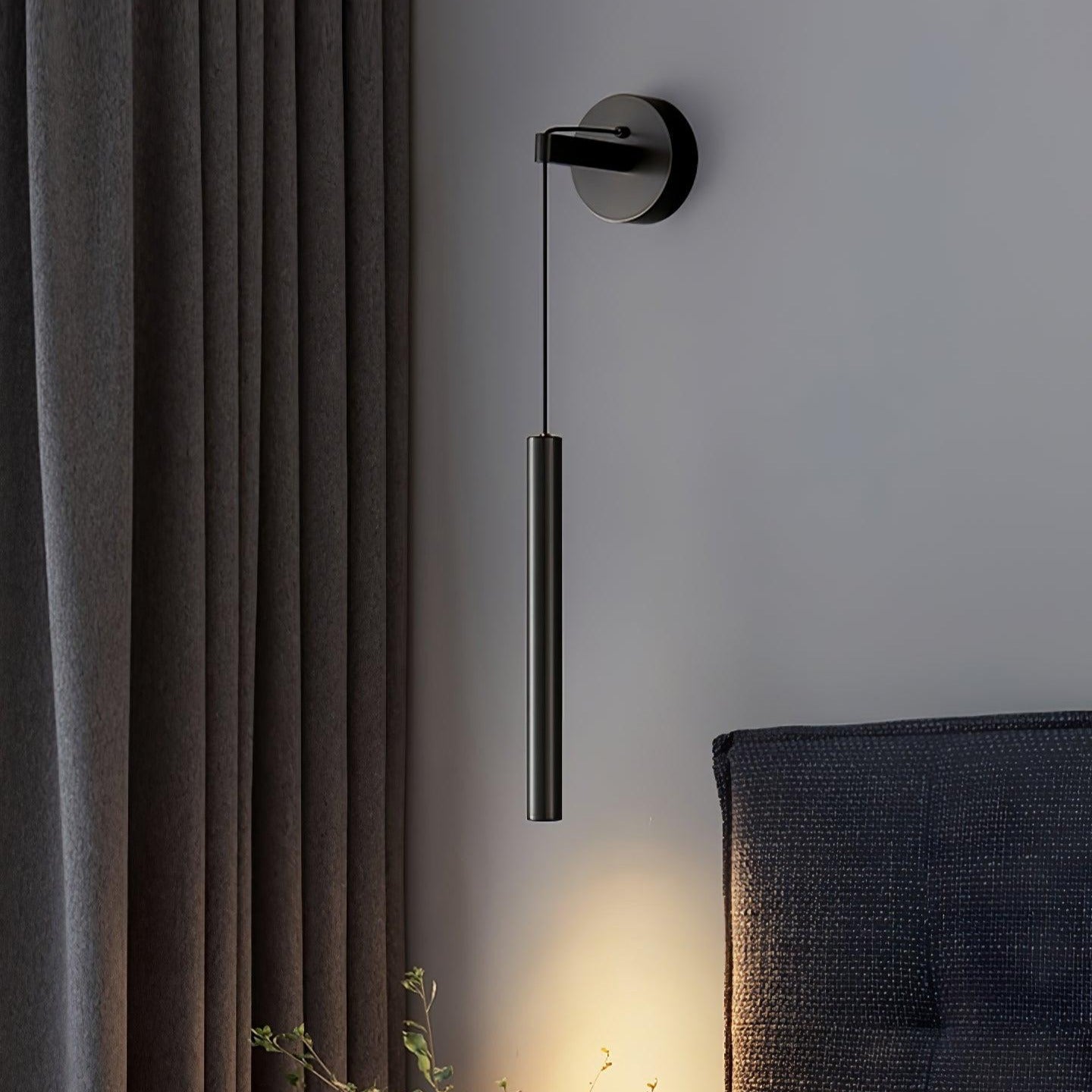 Cecilia Indoor Wall Sconce in Brass Lines
