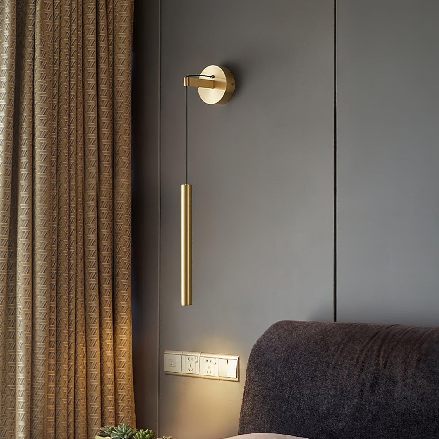 Cecilia Indoor Wall Sconce in Brass Lines