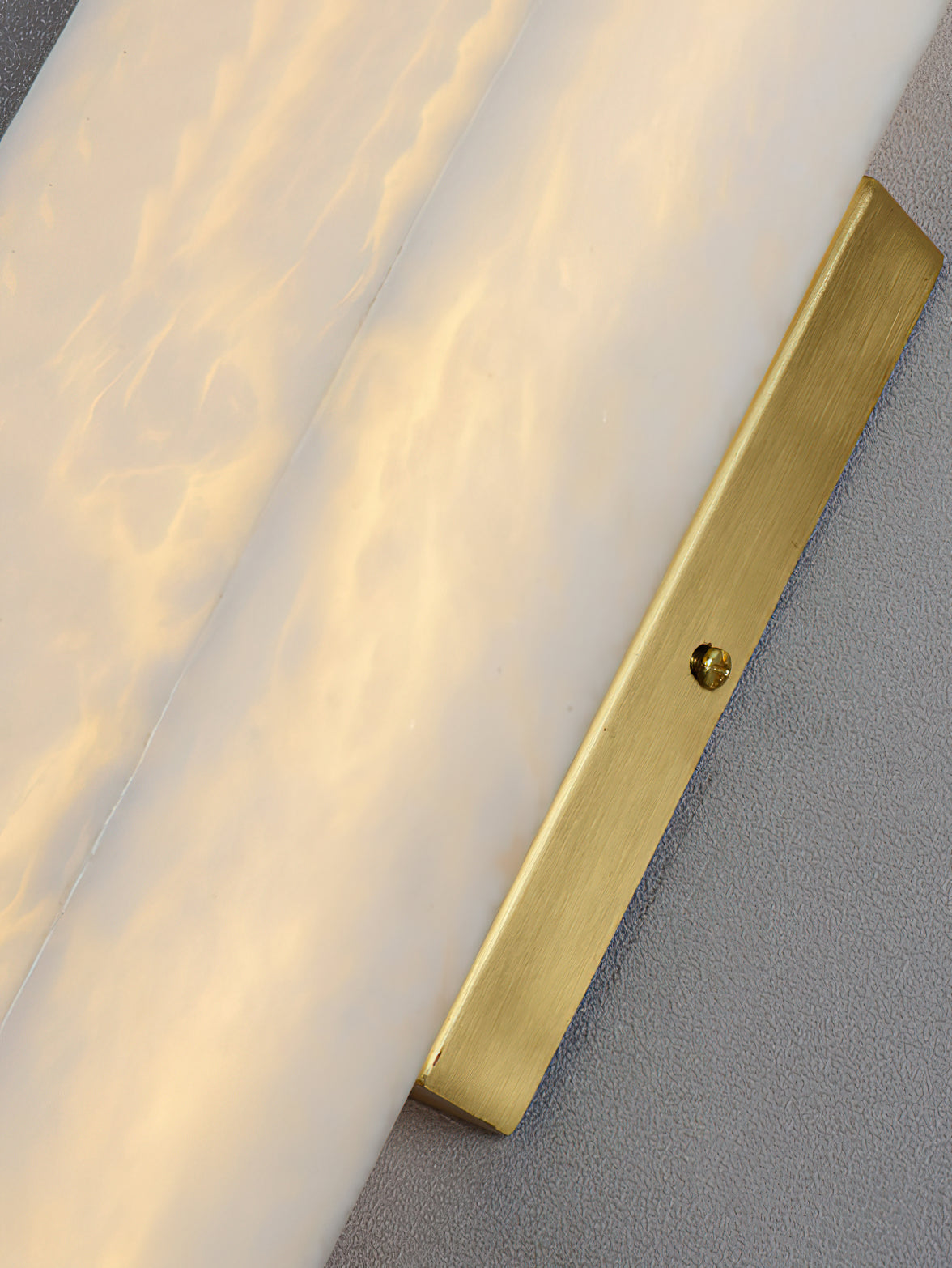 Arcus Wall Lamp Elegant Minimalist Modern Style in Brass and Alabaster