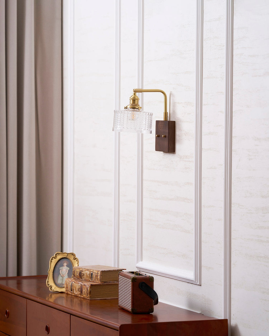 Cavella Wall Lamp
