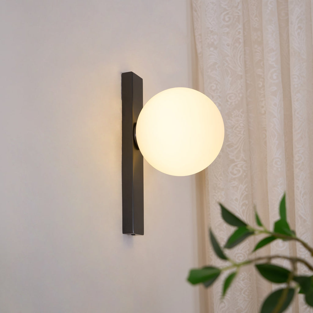 Circ 3720 Wall Lamp