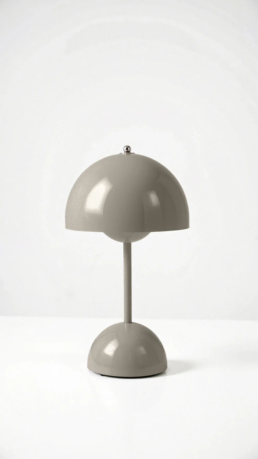 Wireless Table Lamp with Minimalist Design