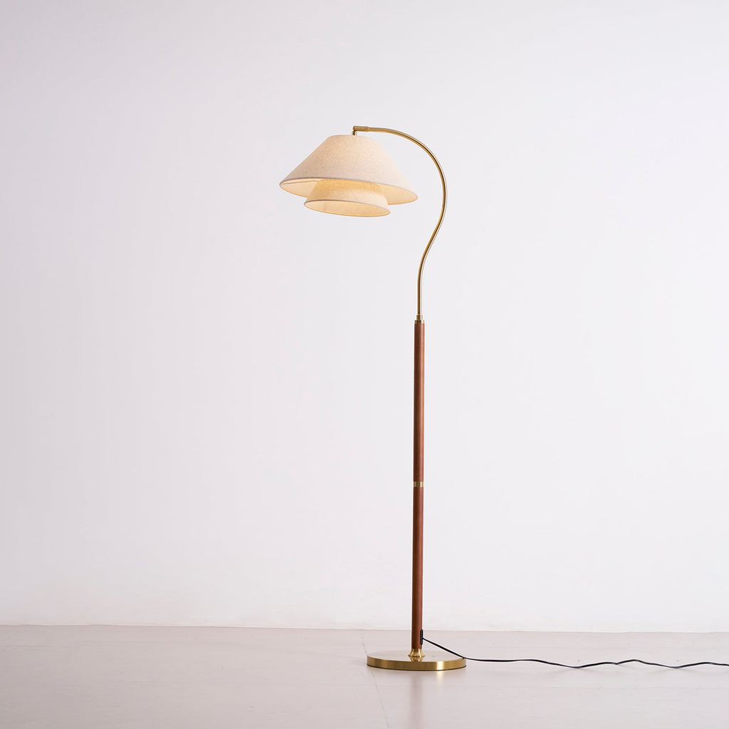 Hands Garner Floor Lamp