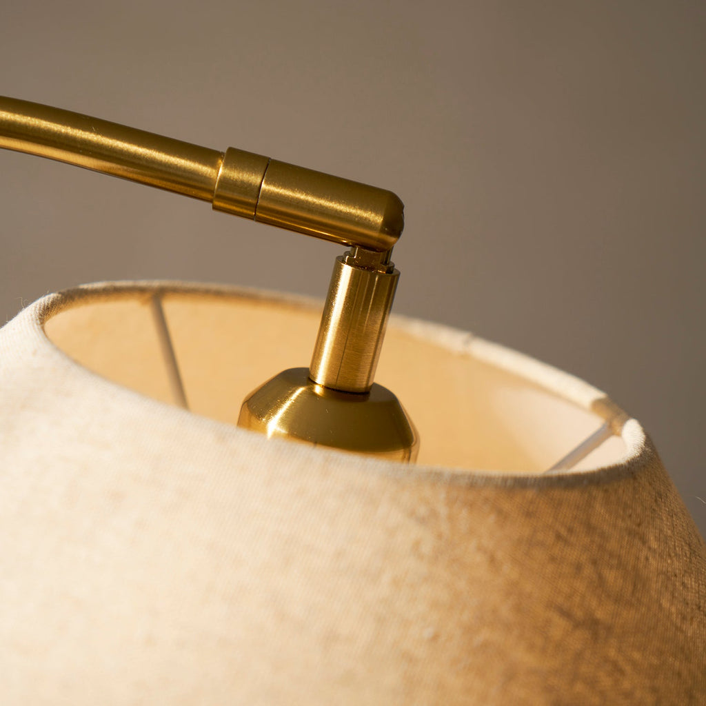 Hands Garner Floor Lamp