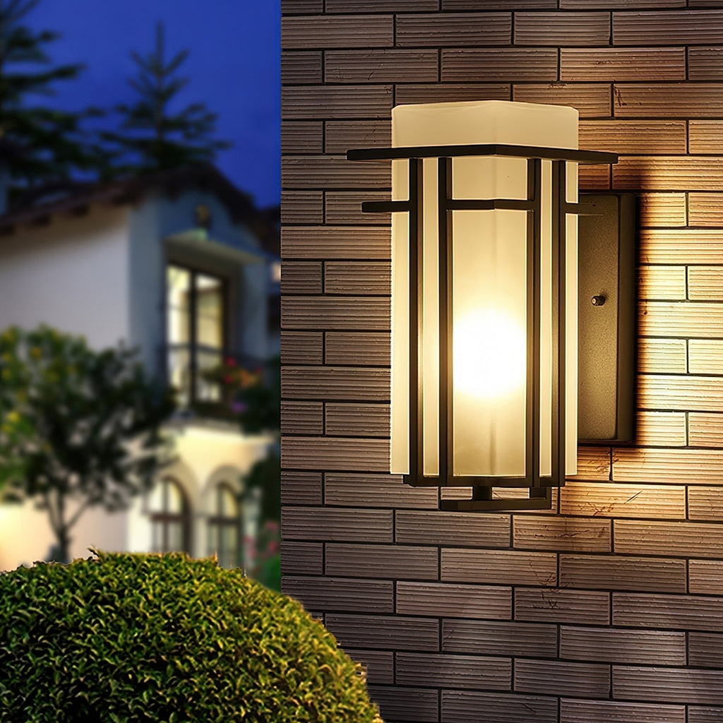 Outdoor Wall Lamp in Iron Retro Lantern