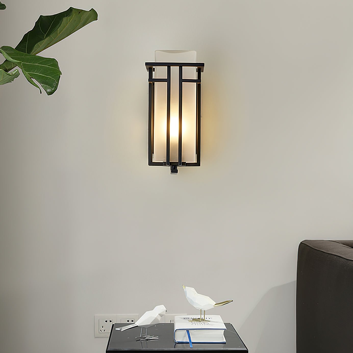 Outdoor Wall Lamp in Iron Retro Lantern