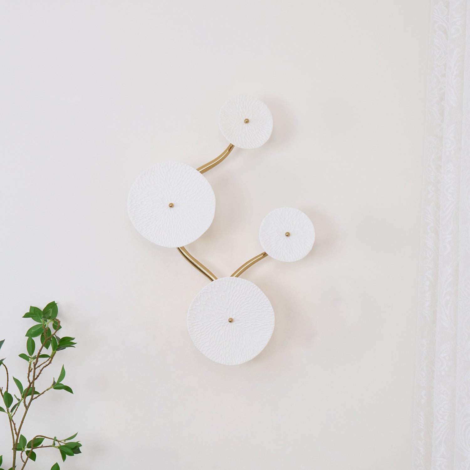 Kaivo Wall Lamp Lotus Petal
