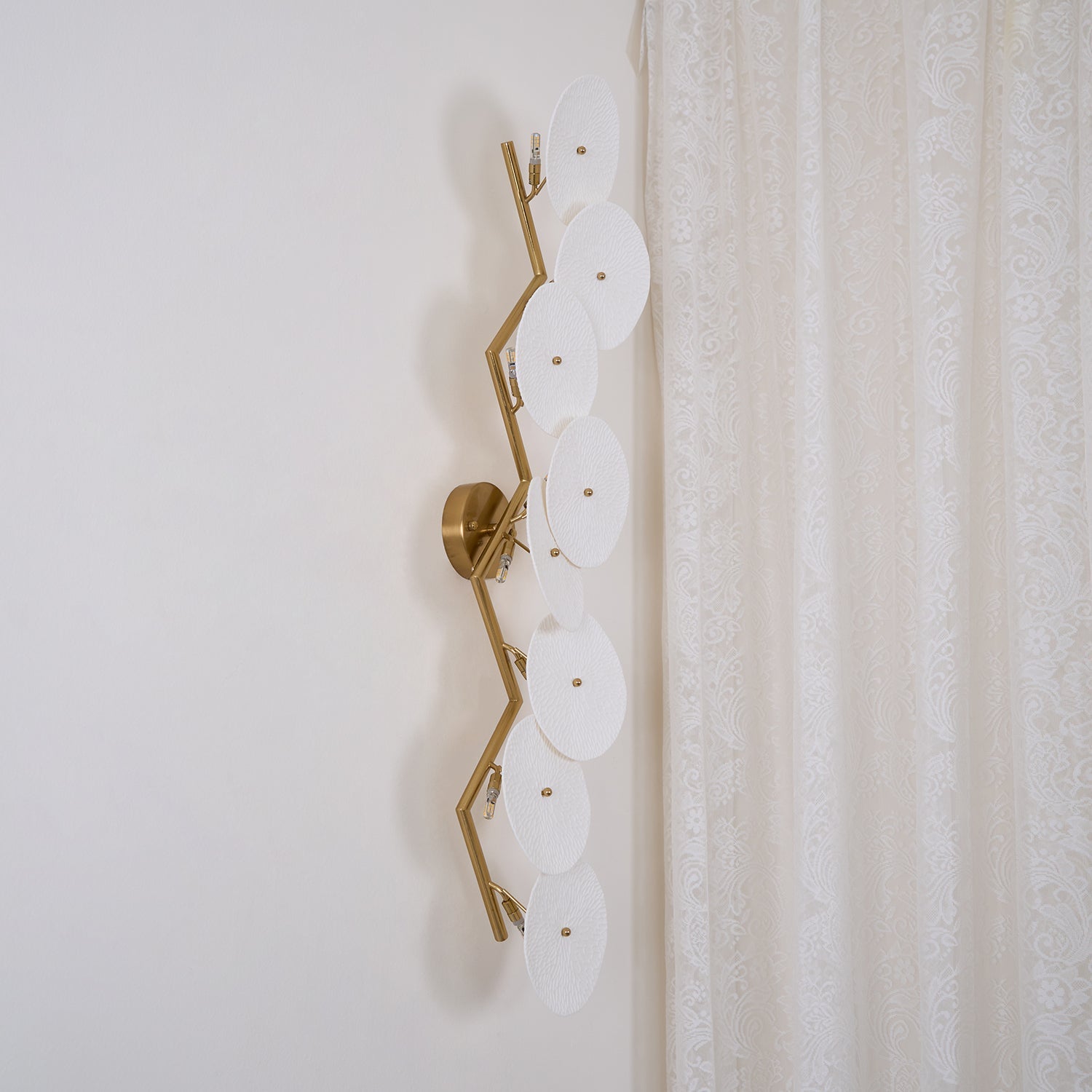 Kaivo Wall Lamp Lotus Petal