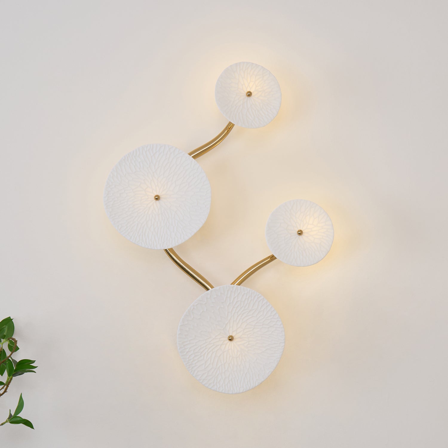 Kaivo Wall Lamp Lotus Petal