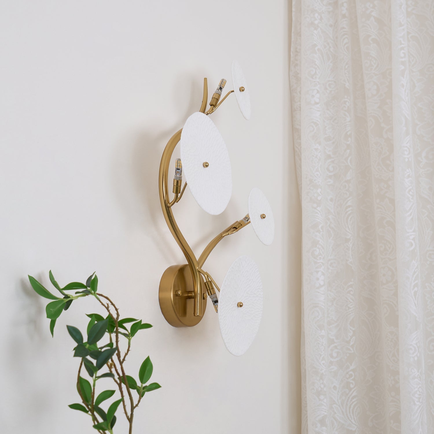 Jesse Nordic Art Petal Wall Lamp Elegant