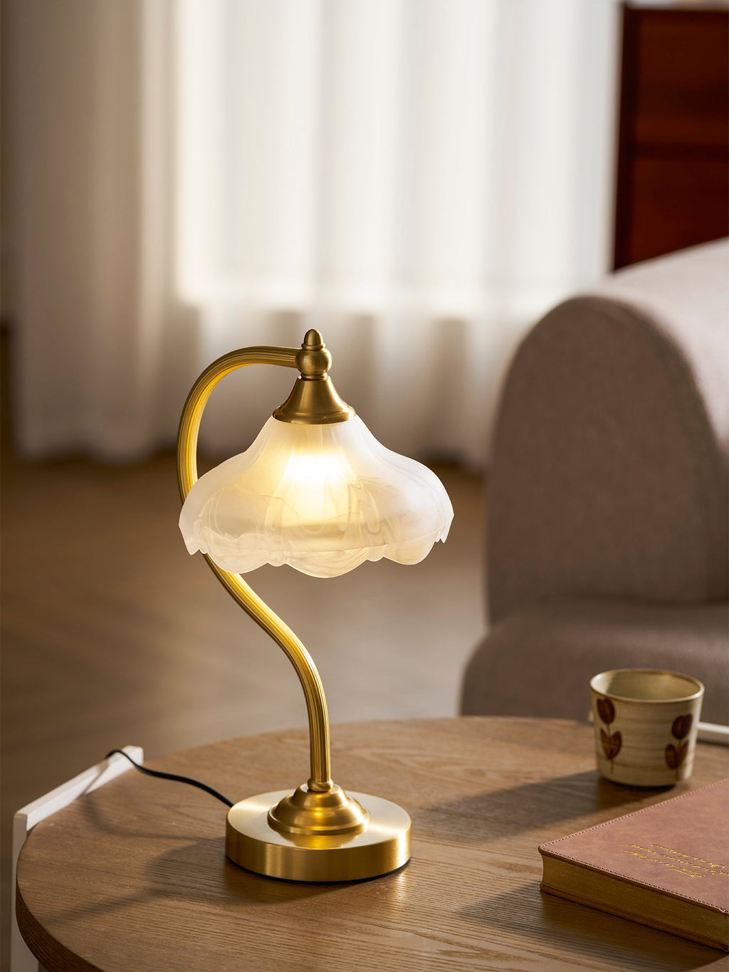 Magnolia Flower Table Lamp