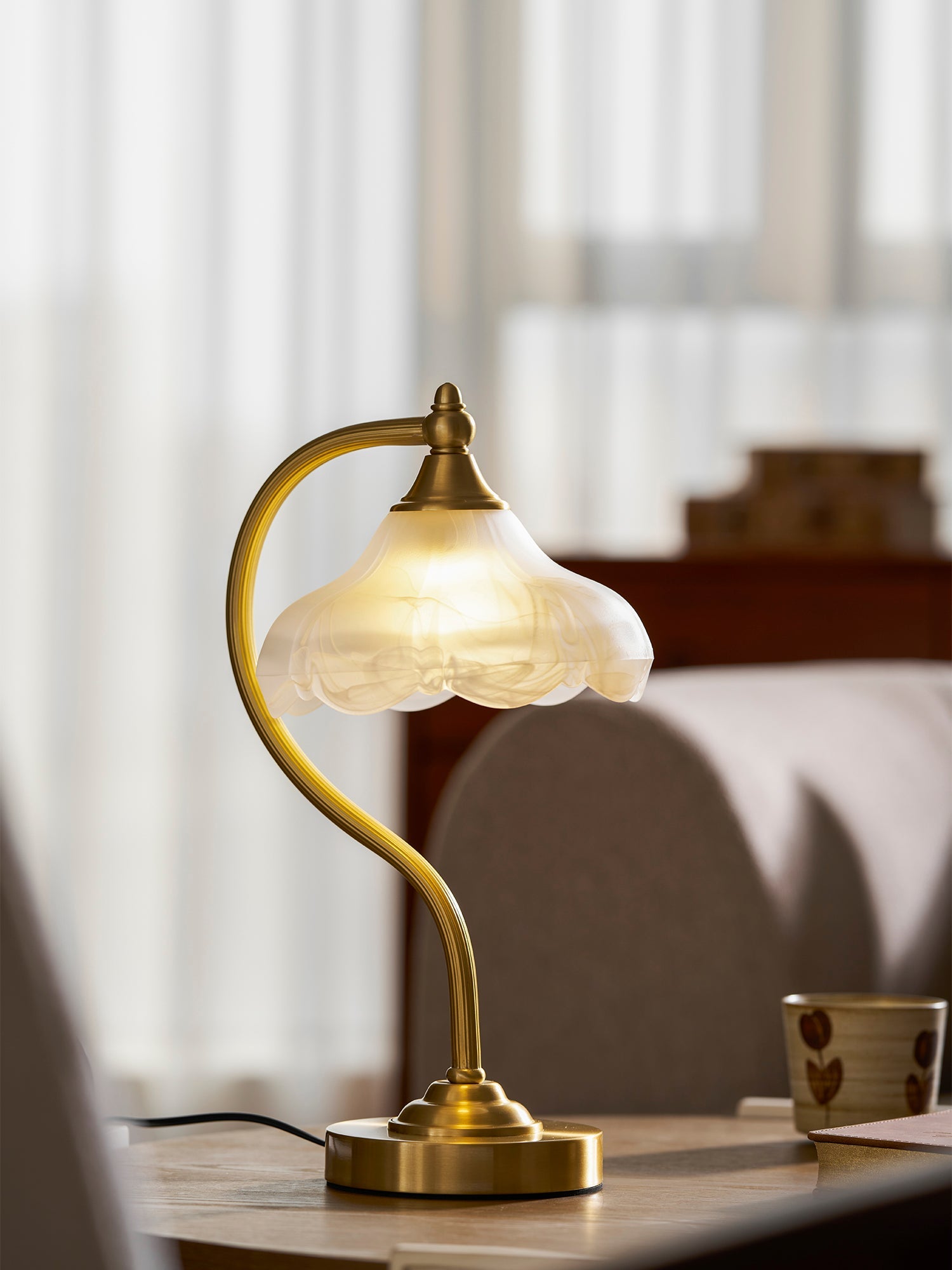 Magnolia Flower Table Lamp