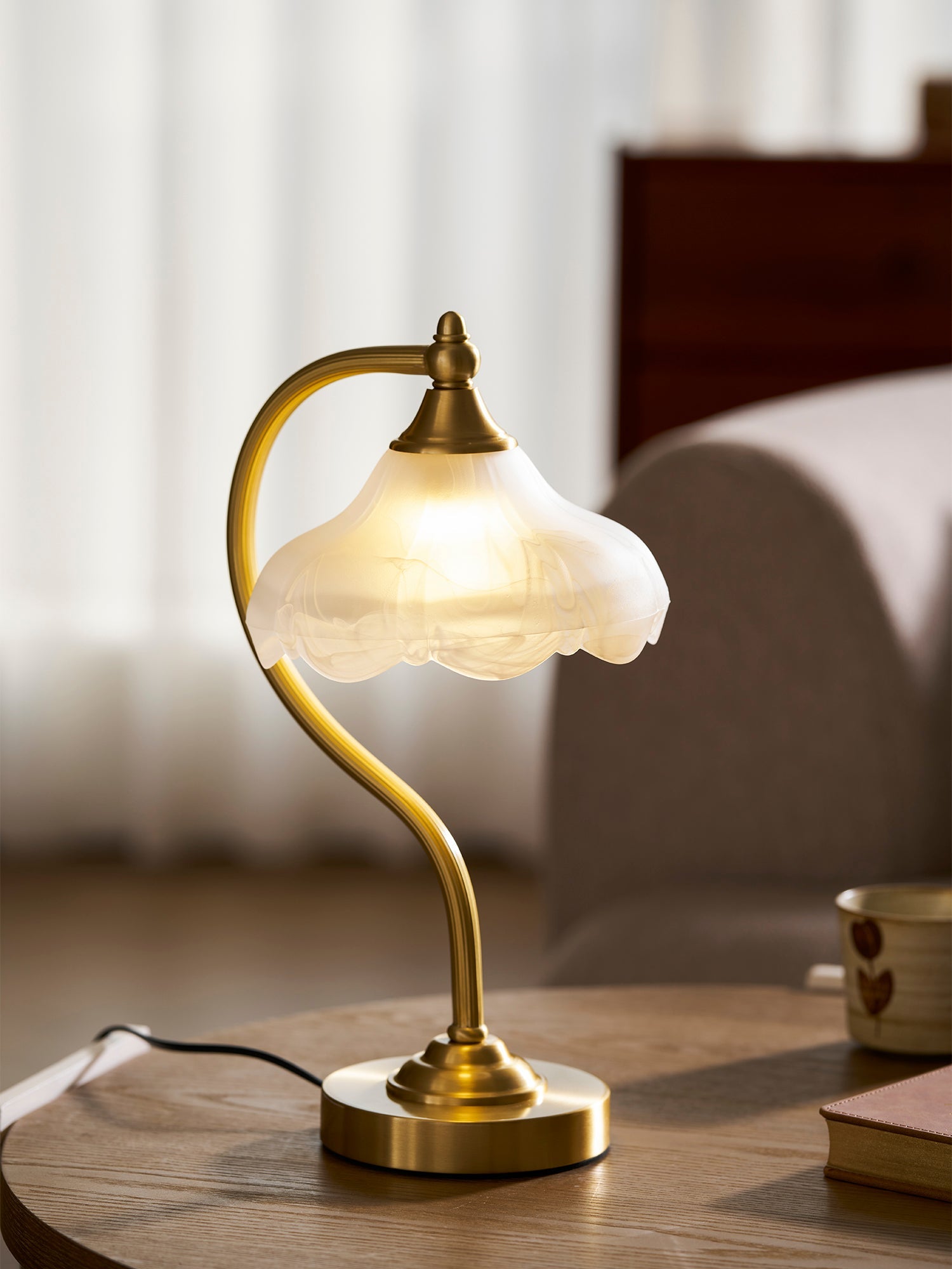 Magnolia Flower Table Lamp