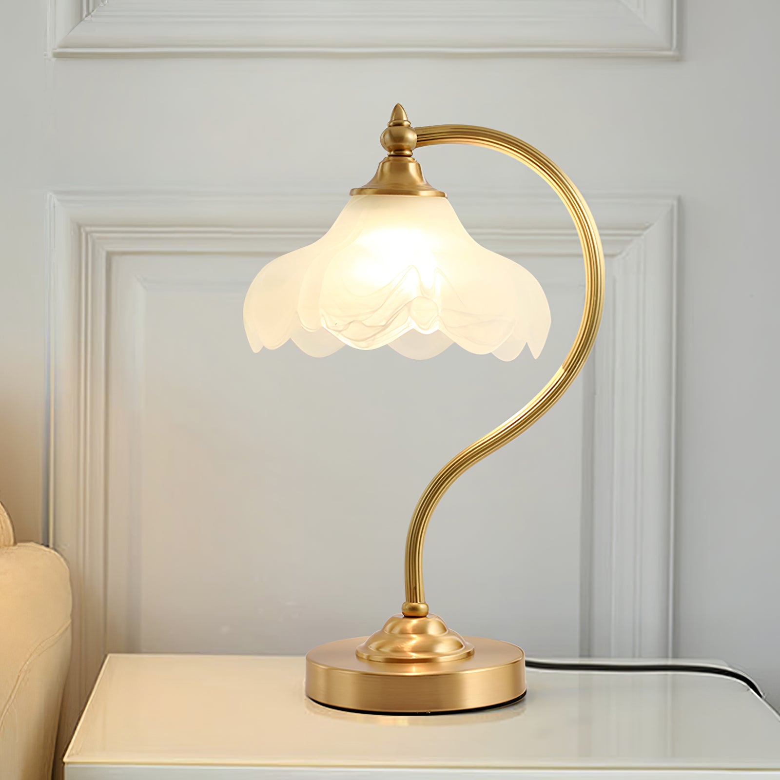 Magnolia Flower Table Lamp