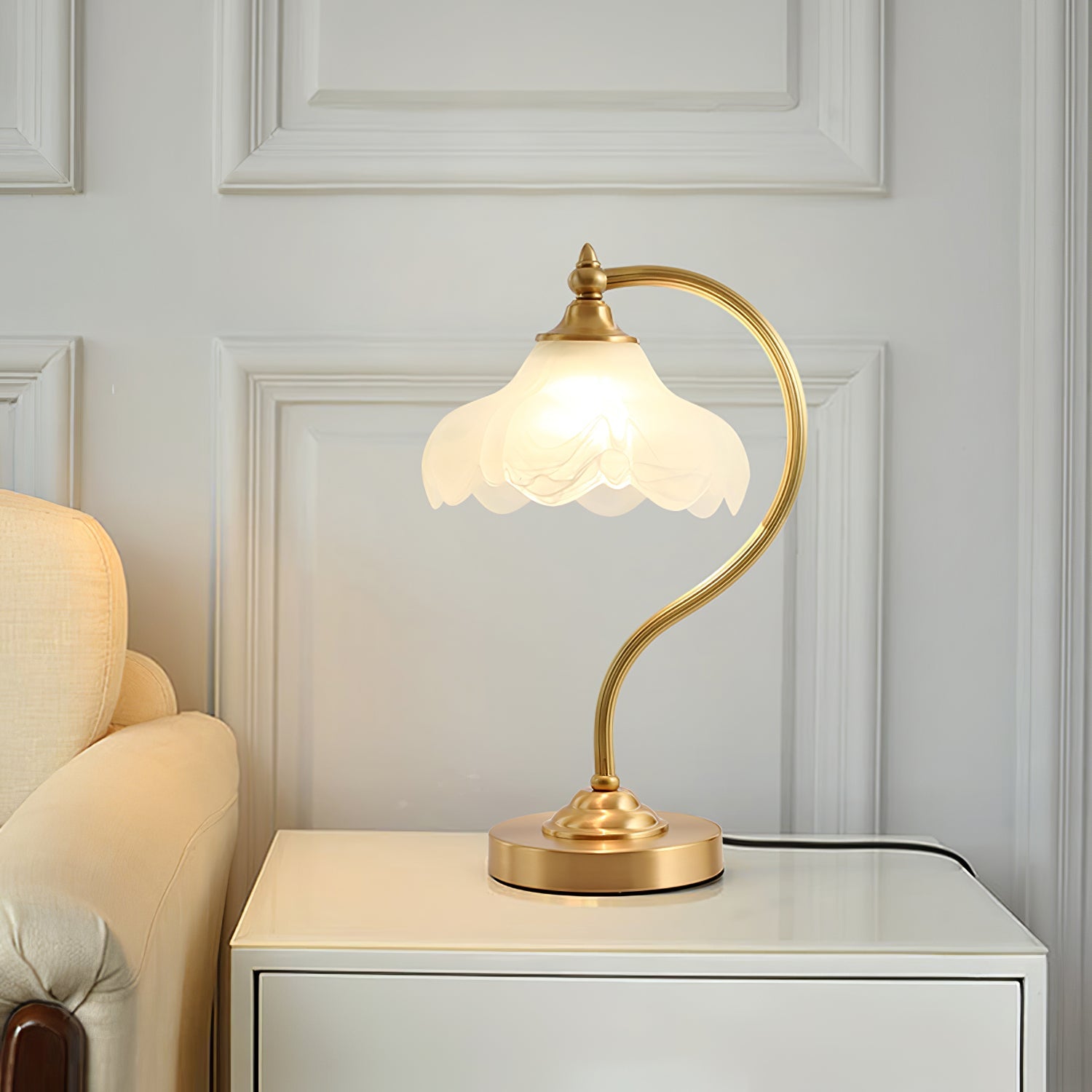 Magnolia Flower Table Lamp