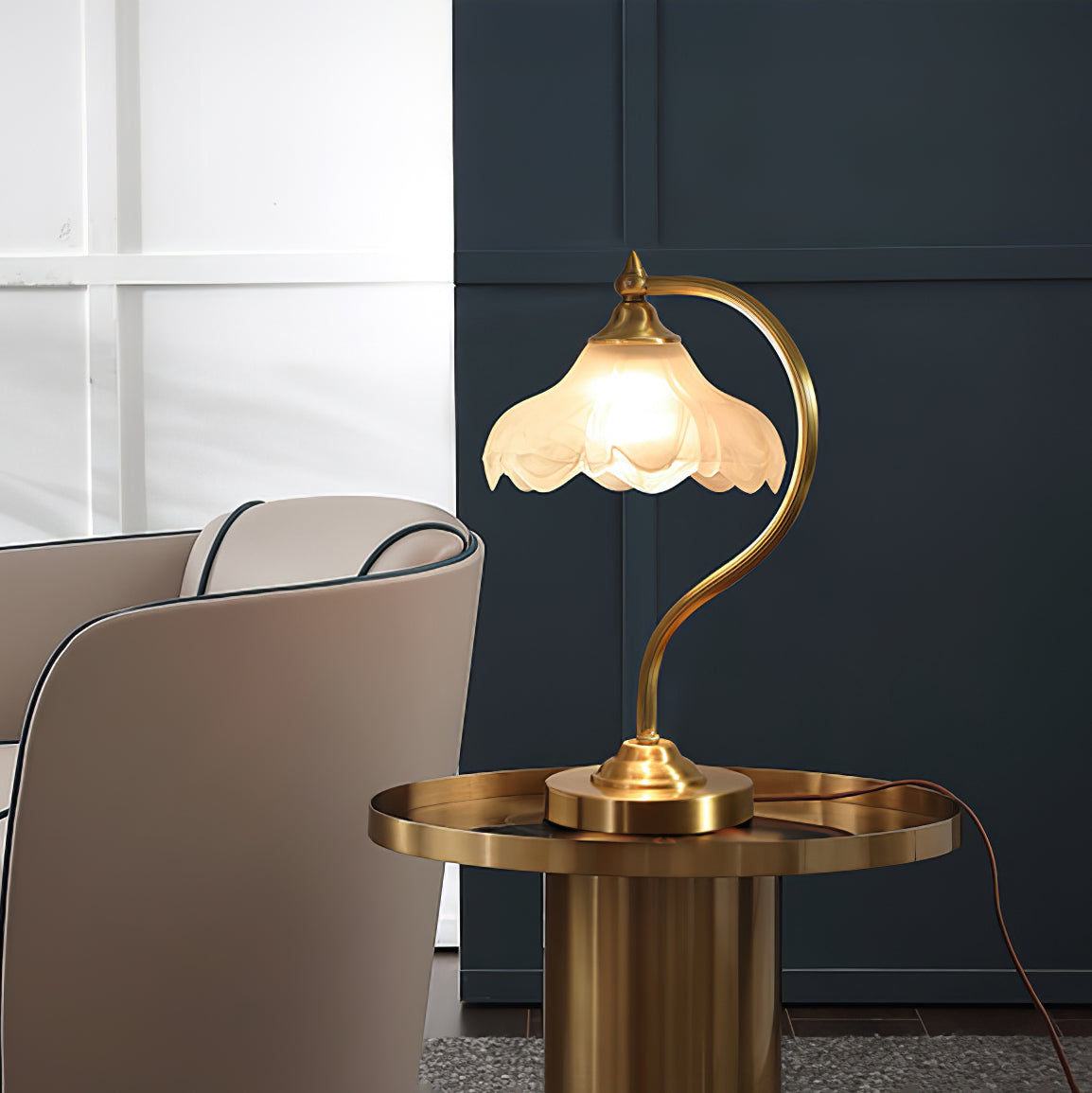 Magnolia Flower Table Lamp