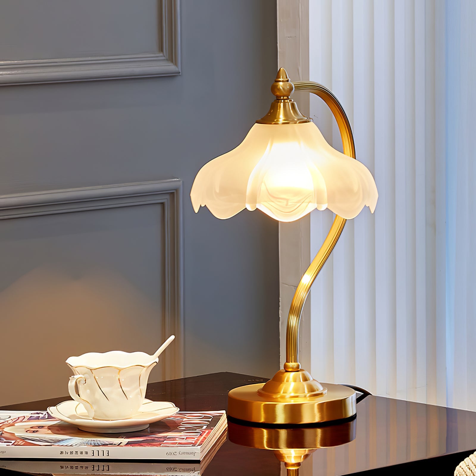 Magnolia Flower Table Lamp