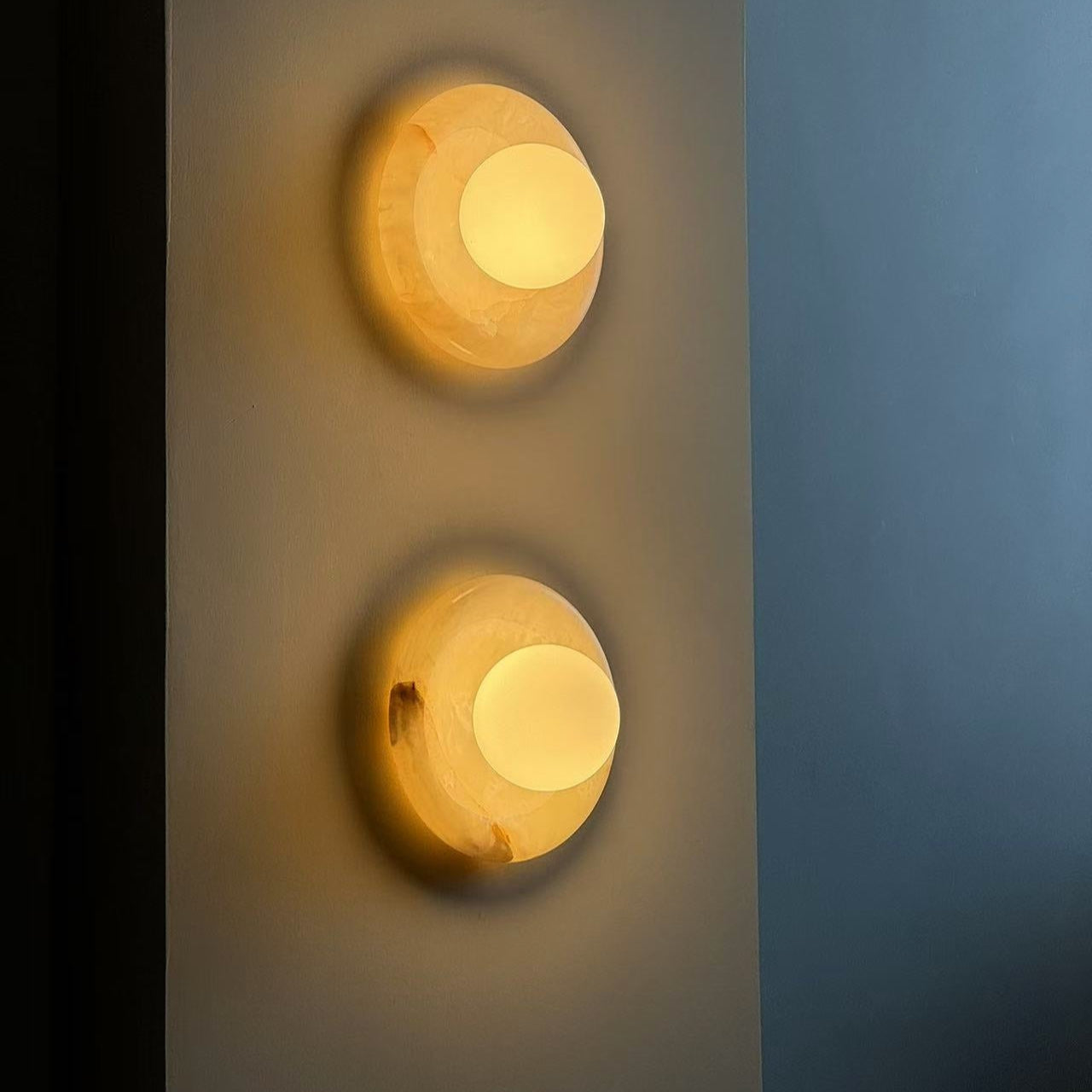 Hako Indoor Wall Lamp in Marble