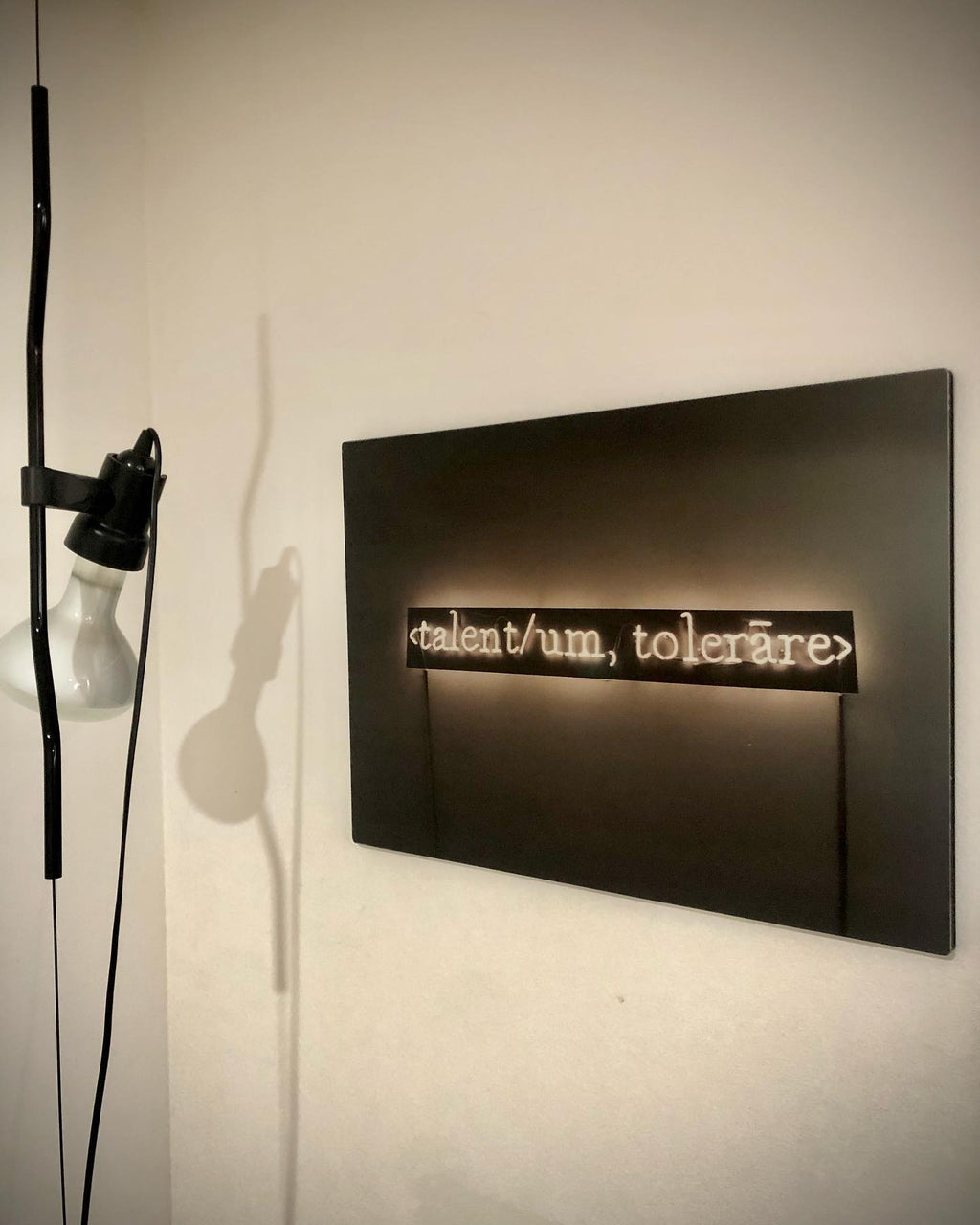 Parentesi Pendant Light