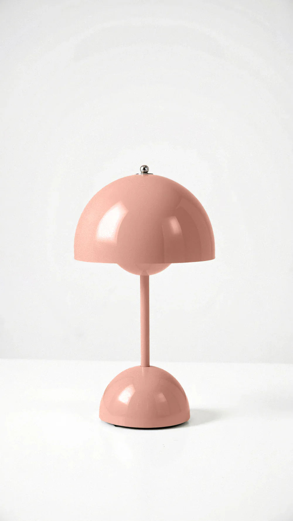 Wireless Table Lamp with Minimalist Design