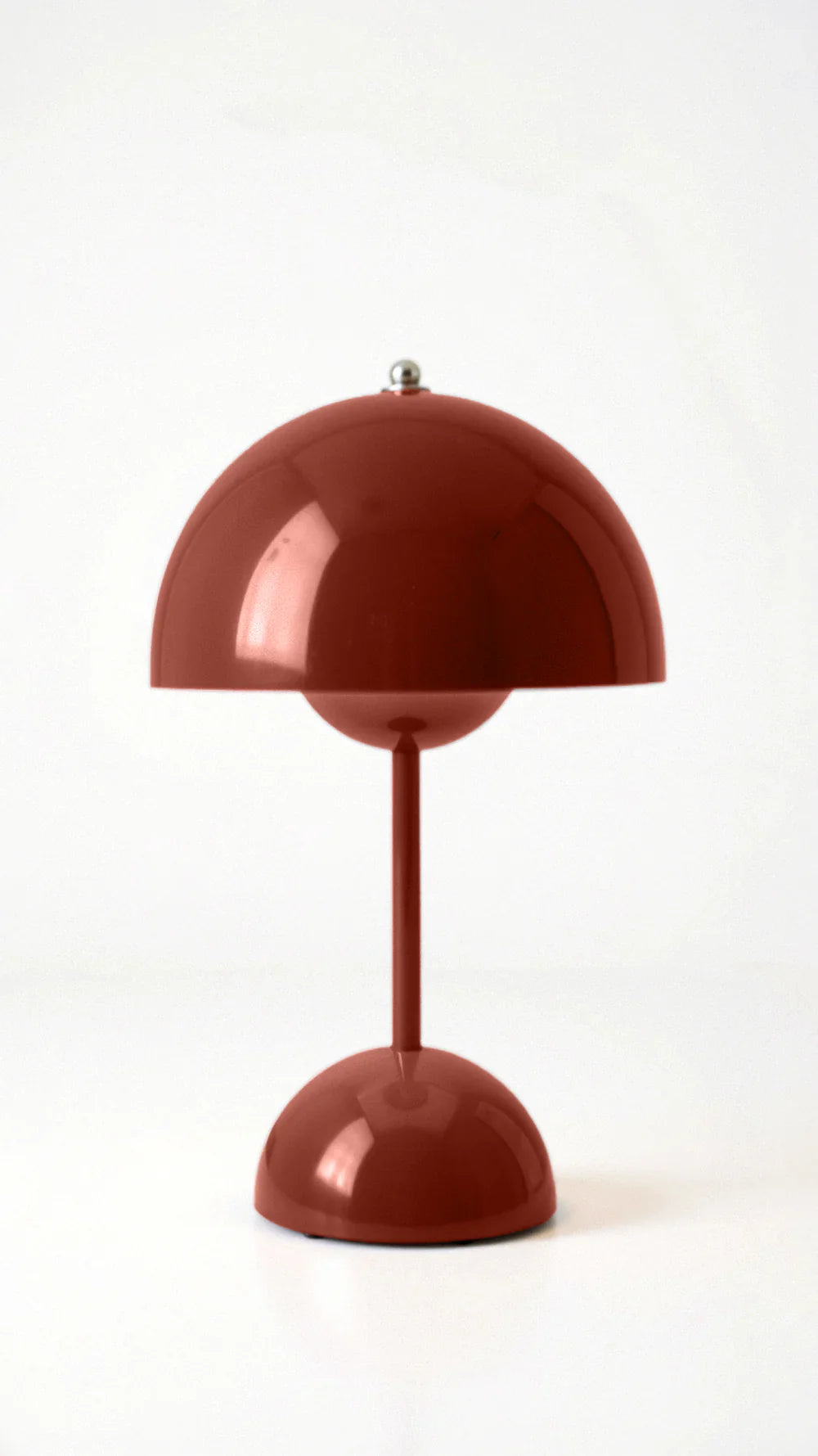 Wireless Table Lamp with Minimalist Design
