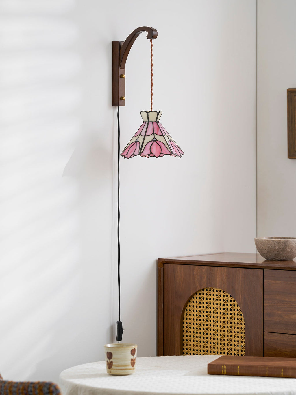 Serena Tiffany Plug In Wall Lamp