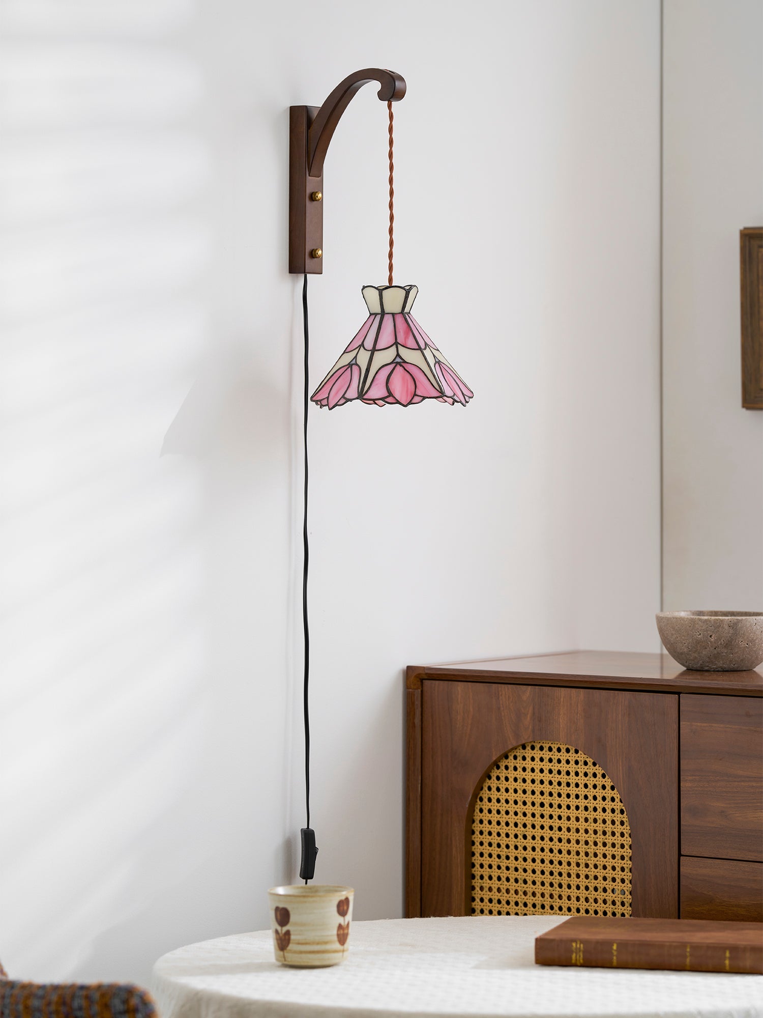 Serena Tiffany Plug In Wall Lamp