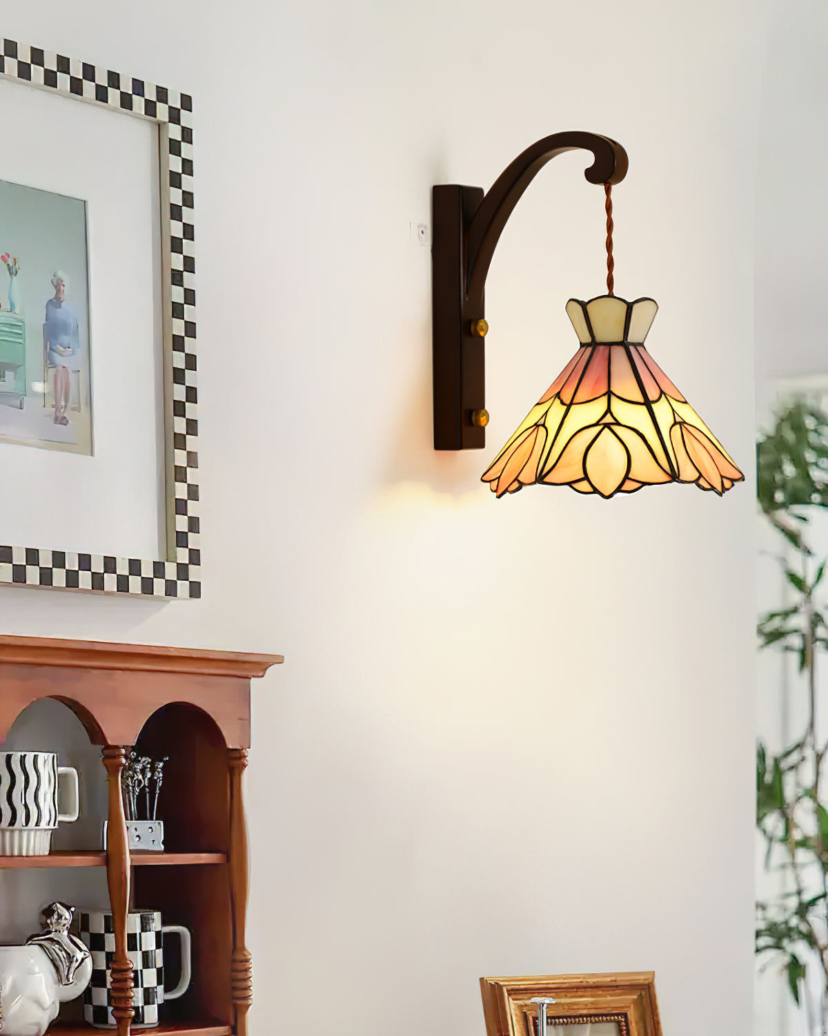 Serena Tiffany Wall Lamp