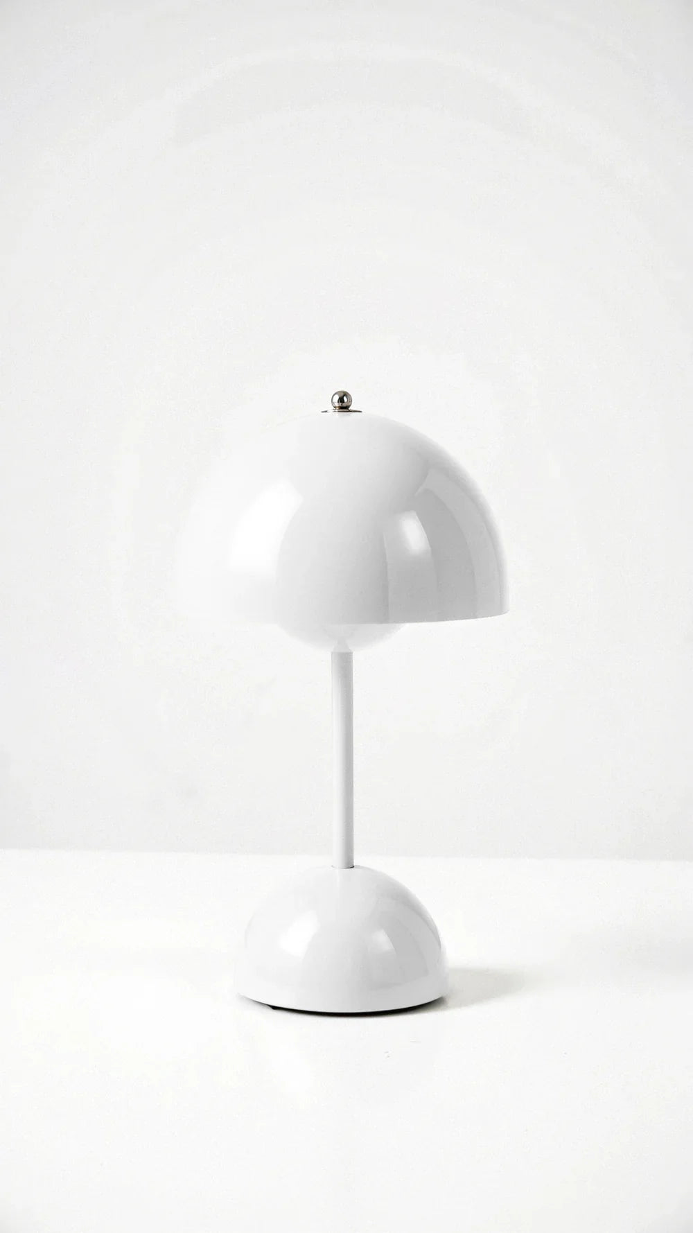 Wireless Table Lamp with Minimalist Design