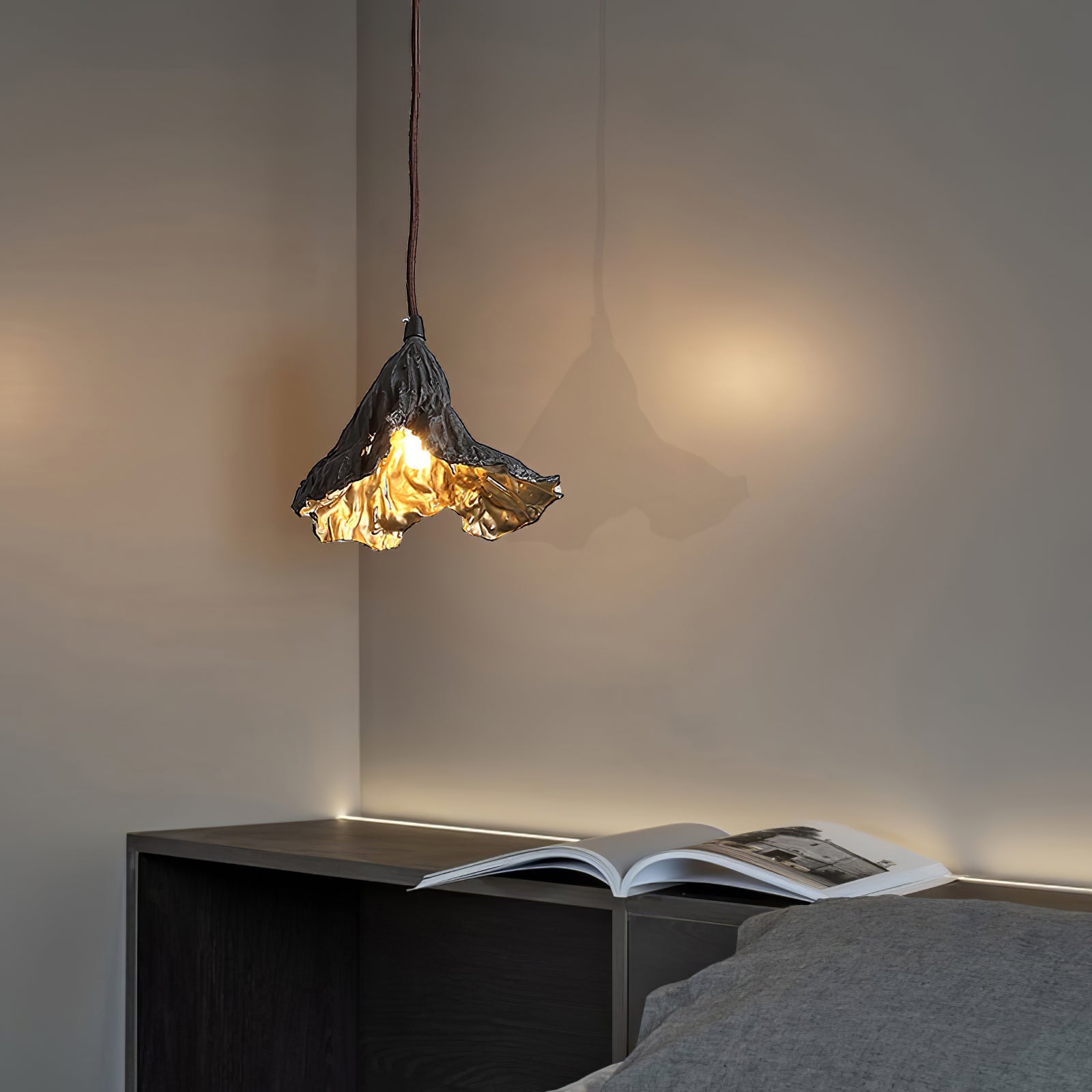 Withered Lotus Leaf Pendant Lamp