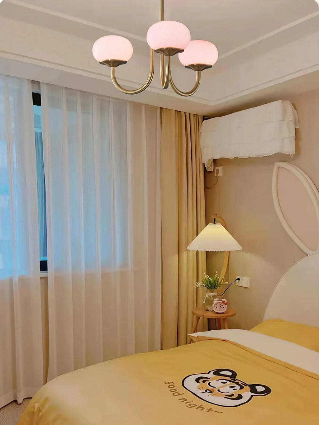 Retro glamour pendant lamp with spherical shades