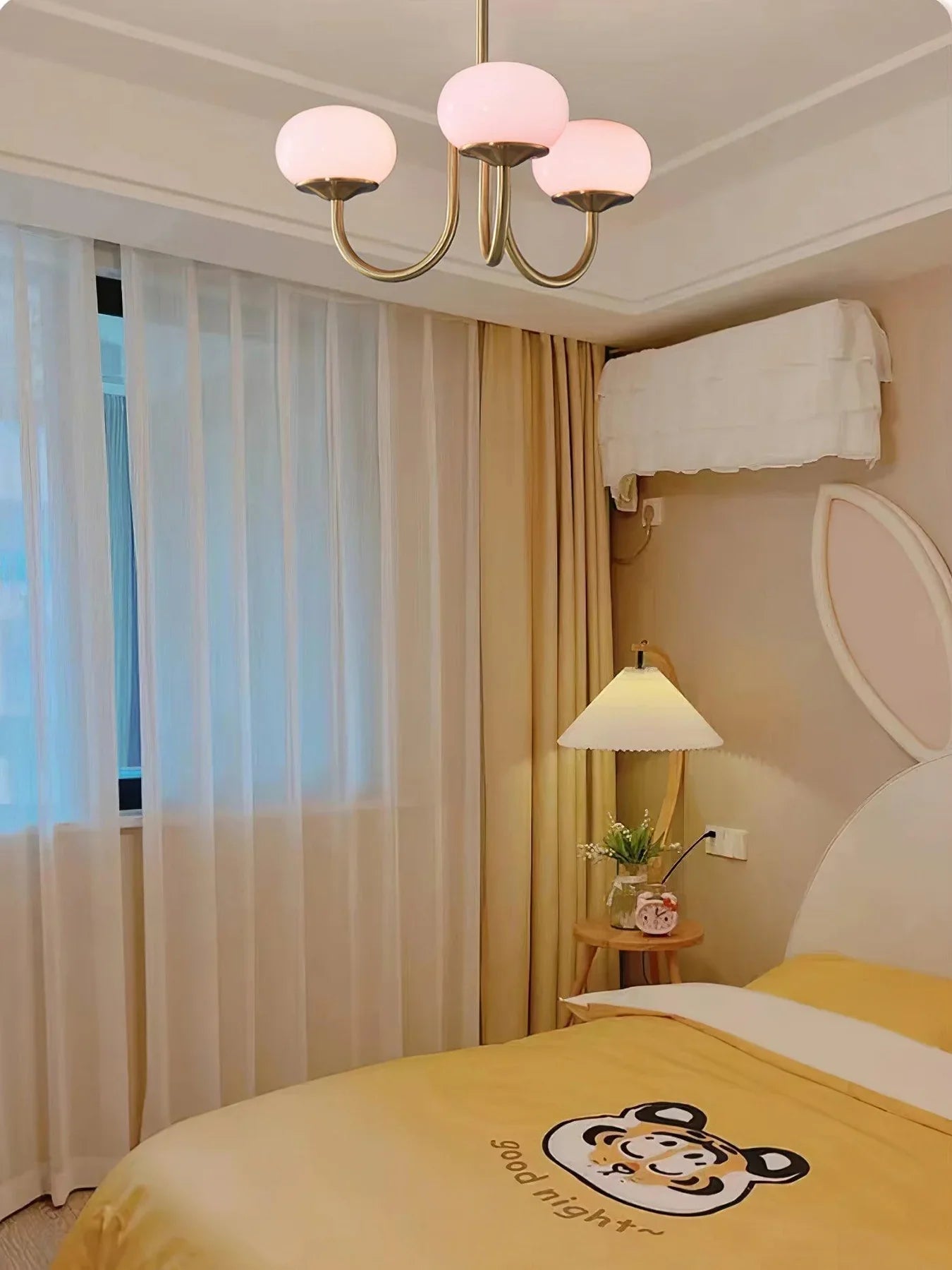Retro glamour pendant lamp with spherical shades