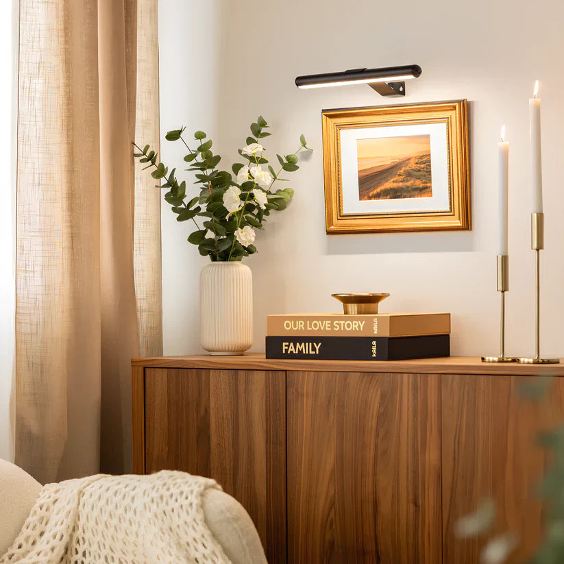 Wireless LED Wall Lamp for Artwork Lighting
