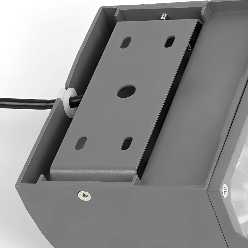 Elvarinna – Architectural LED Outdoor Wall Lamp