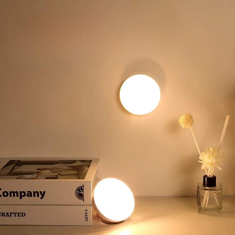 Wireless LED lamp with motion sensor and USB charging